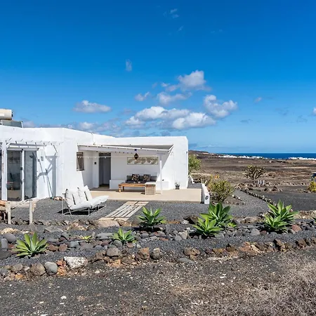 Casa Leonida Ocean Volcano House Holiday home